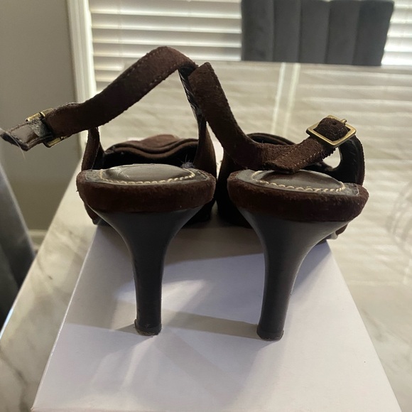 Chaps Brown Suede Heels, size 6 - Picture 3 of 3